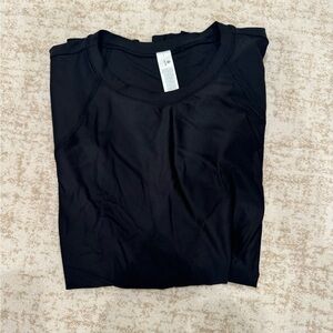 Black lulu lemon long sleeve shirt
